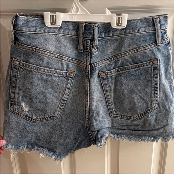 We The Free Blue High Waisted Distressed Denim Shorts | Size 28 - Picture 4 of 6